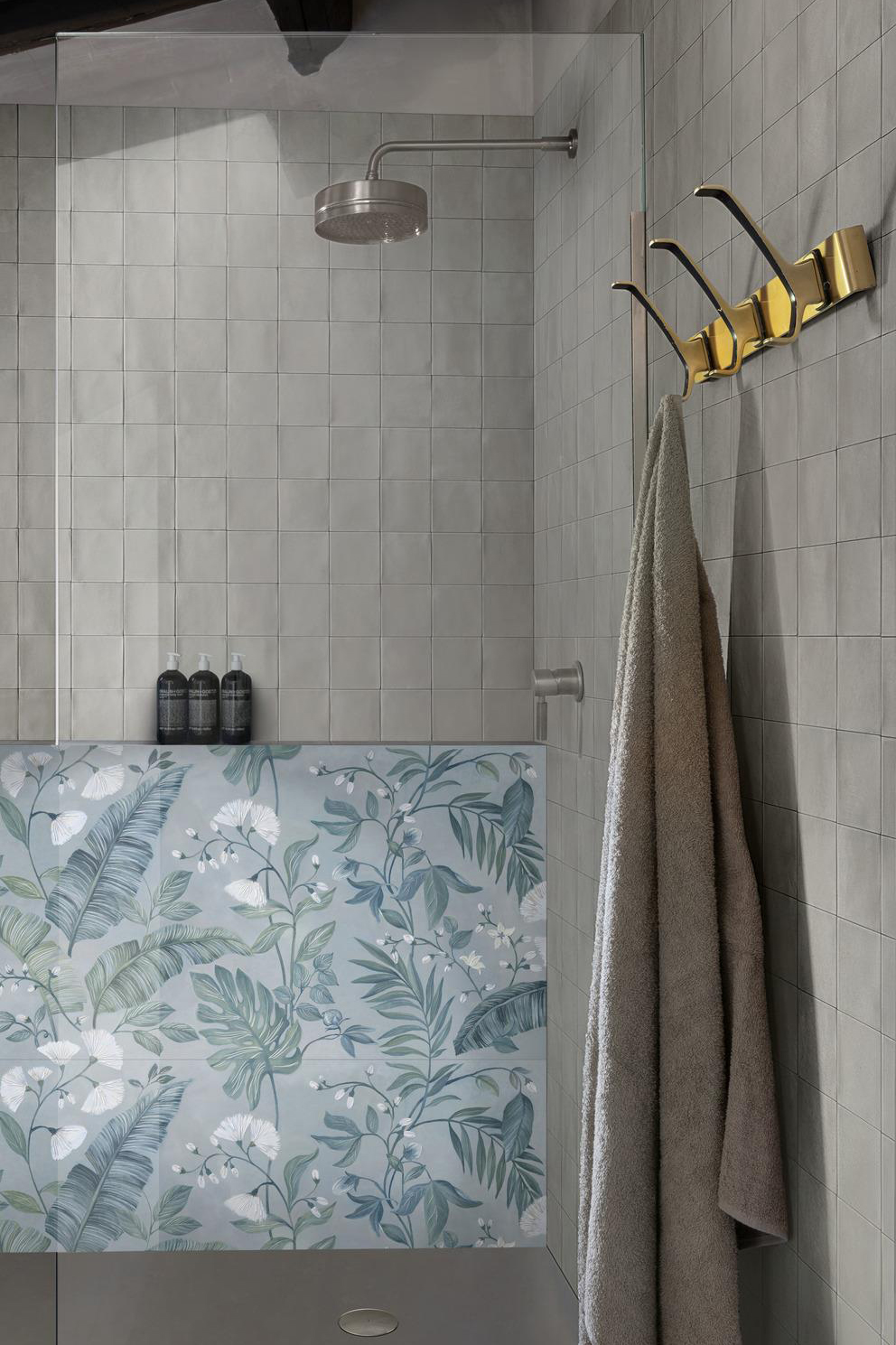 sammys-designer-flooring-tile_confetto_avio_2