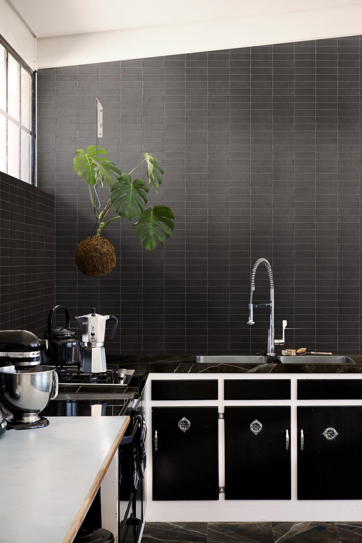 sammys-designer-flooring-tile_confetto_nero_3